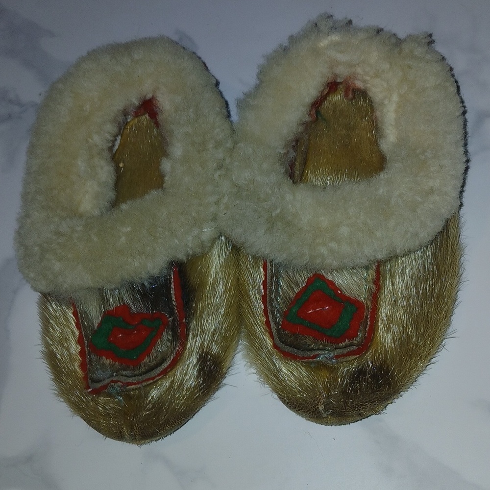 Vintage Antique? Reindeer Moccasins Handmade Clean 6.5" Children's